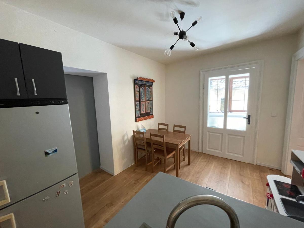Central Retro Apartment Sybin Zewnętrze zdjęcie